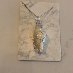 Handmade nwt silver wire wrapped shell necklace